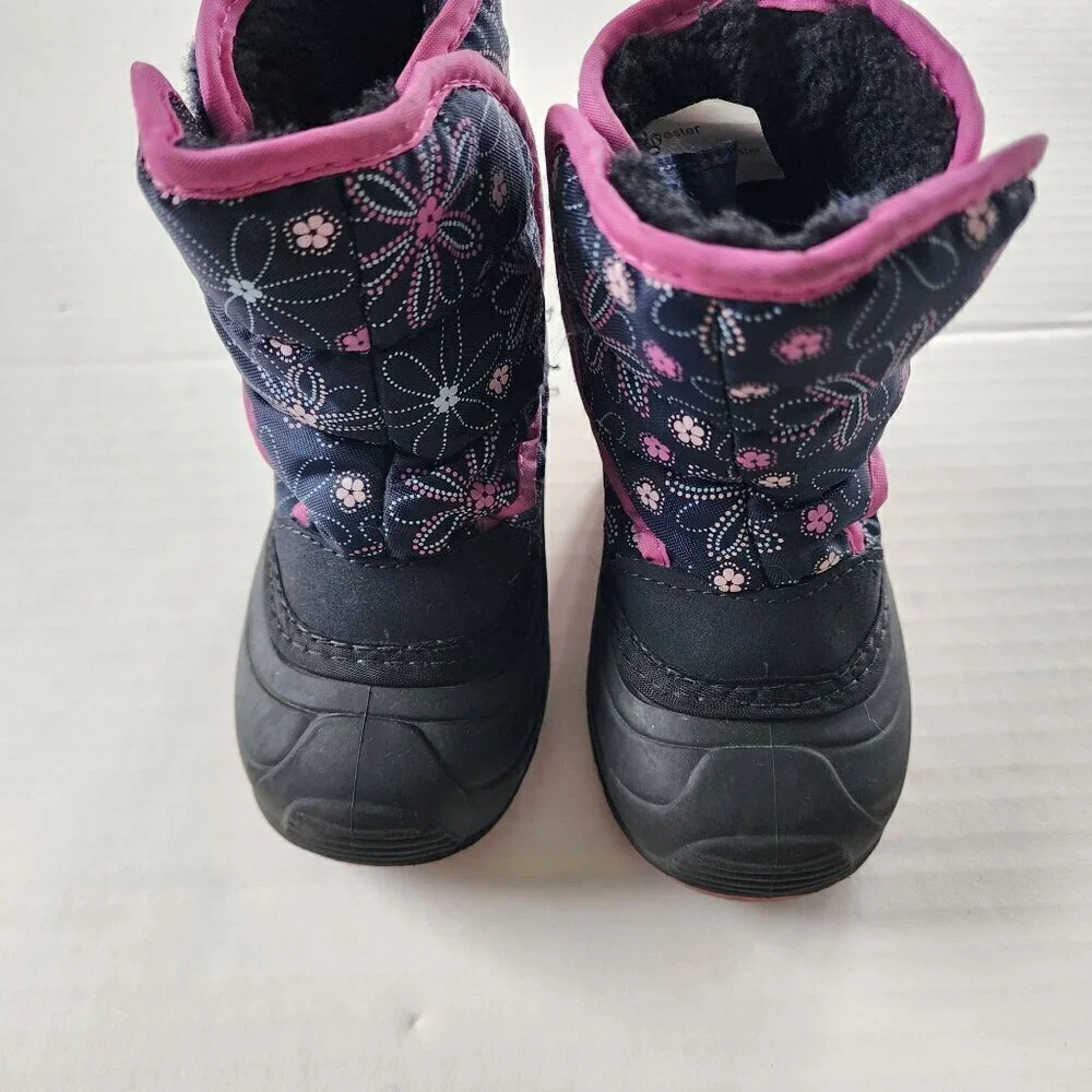 Kamik Baby toddler girl size 5 winter boots Purple floral